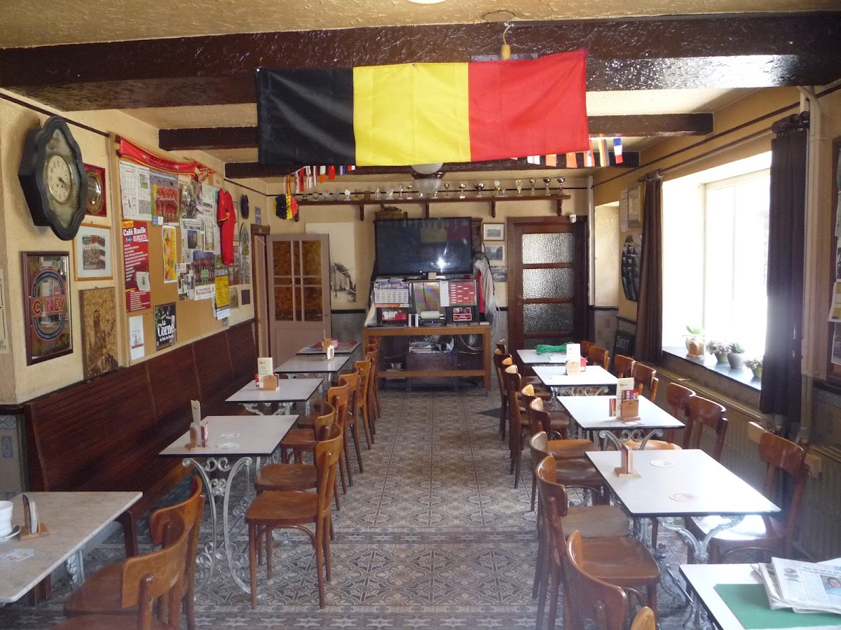 Café De La Place Dit 'chez Ruelle'